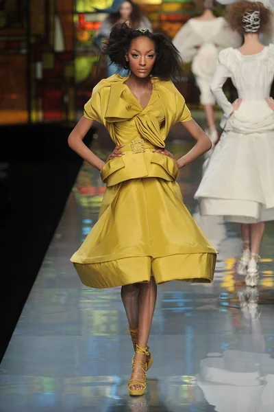 Look 5